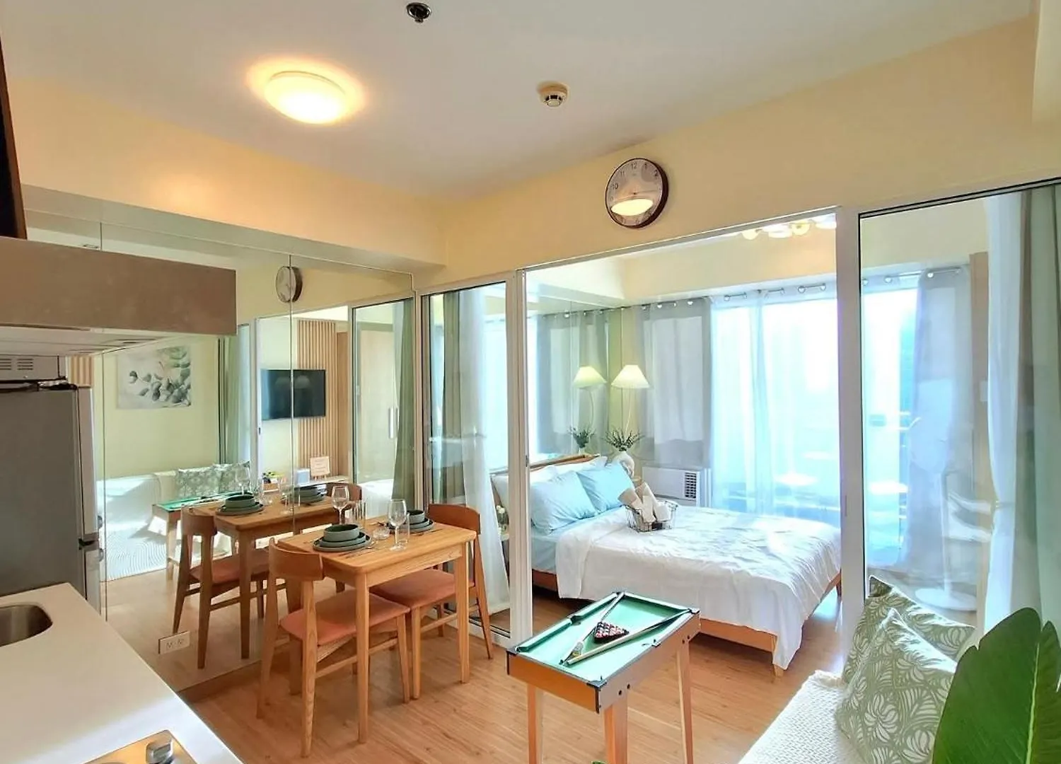 מנילה Azure Condotel And Resort In The City 0*,  הפיליפינים