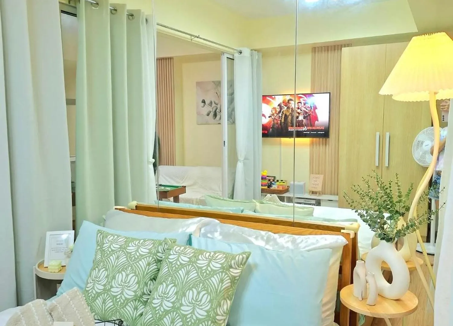 Azure Condotel And Resort In The City Manila Apartment